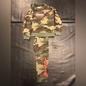 Levi’s tracksuit size 4T boys